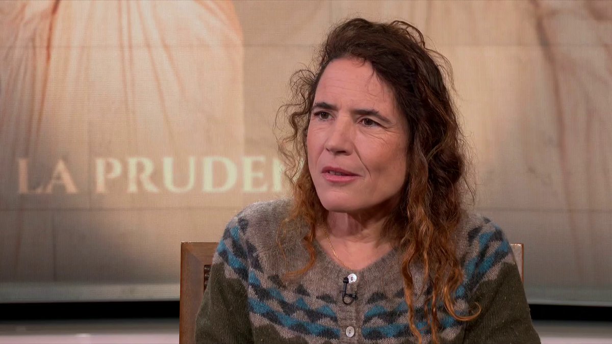 Interdiction des réseaux sociaux au moins de 15 ans : « Sur le papier je trouve que c’est bien… je ne suis pas trop pour la coercition mais il y a une telle tentation qu’à part l’interdiction… c’est difficile de faire confiance aux #ados » Mazarine Pingeot #UMUR Rebecca Fitoussi