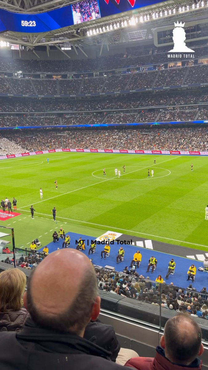 Pitos del Santiago Bernabéu a Franco Mastantuono y ovación a Gonzalo García.