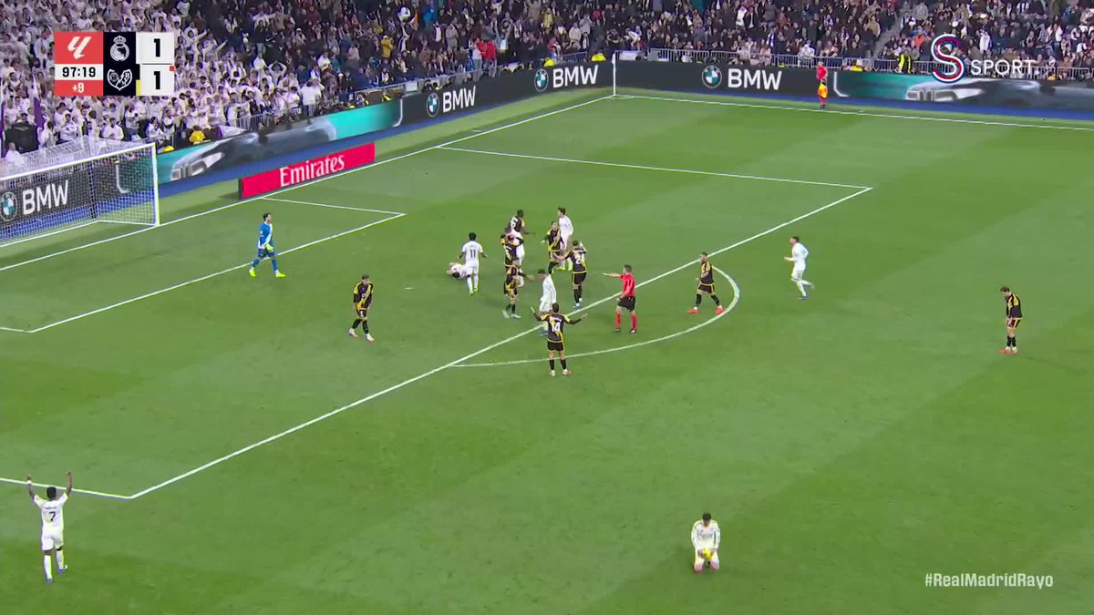 ⏰90+8! Real Madrid penaltı kazandı.