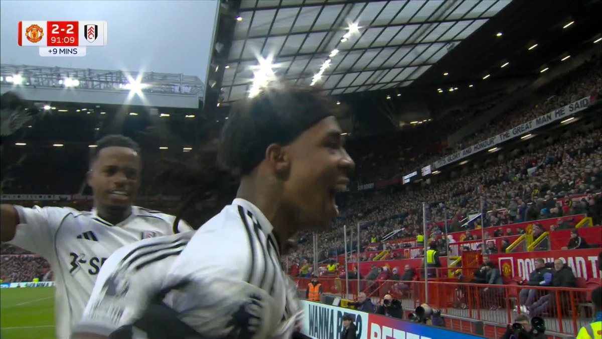 WOW! Kevin equalises in stoppage-time at Old Trafford in some style! 🚀