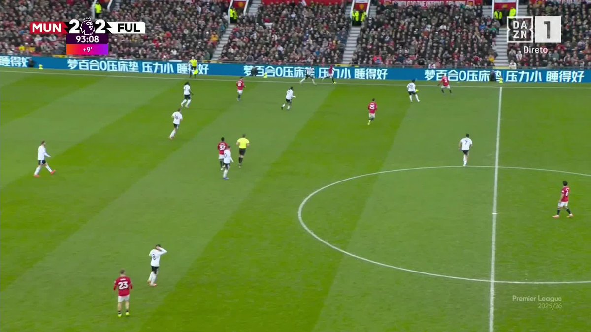 O trabalho de Bruno Fernandes para a vitória do Man United nos descontos... Que jogador.