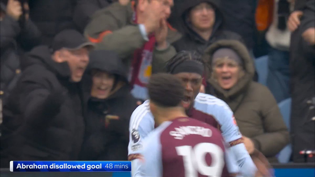 "It goes out of play there's absolutely no doubt about that." Jamie Carragher and Ashley young share their thoughts on Aston Villa's disallowed goal vs Brentford 💭