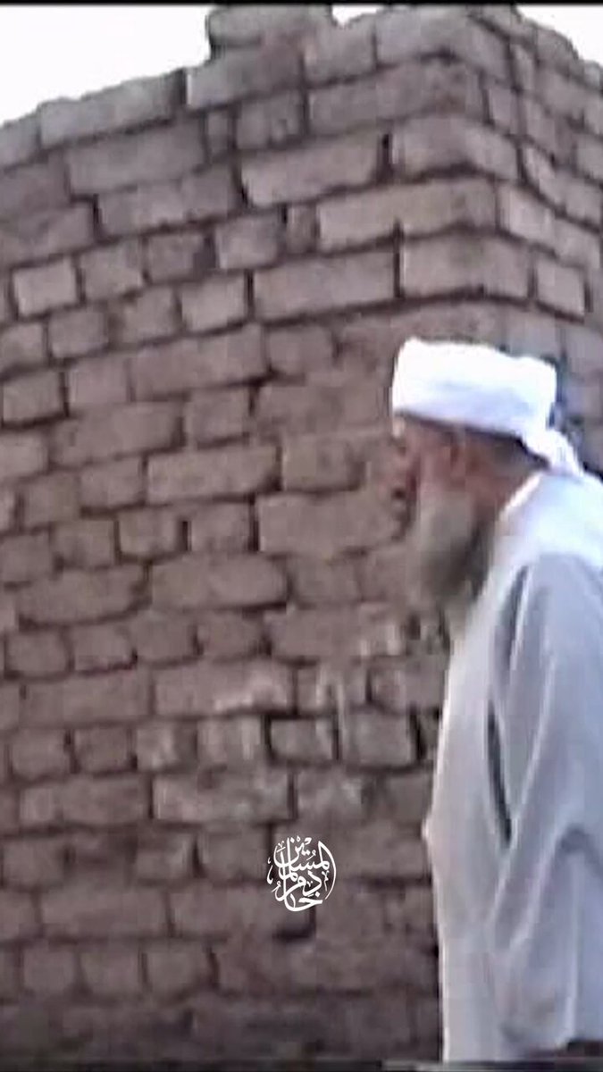 Hâdimü’l-Müslimîn Şeyh Seyyid Abdülbâki el-Hüseynî hazretleri: Dünya'da da iki yol var. Başka yol yok. Bir yıl Tarikatül Müstakim'dir. Kuranı Kerim'in yoludur. Peygamber Efendimiz'in (sav) yoludur. Bir yolda şeytanın yoludur. İnsan hangi yolu isterse Allah Teâlâ onu nasip eder.