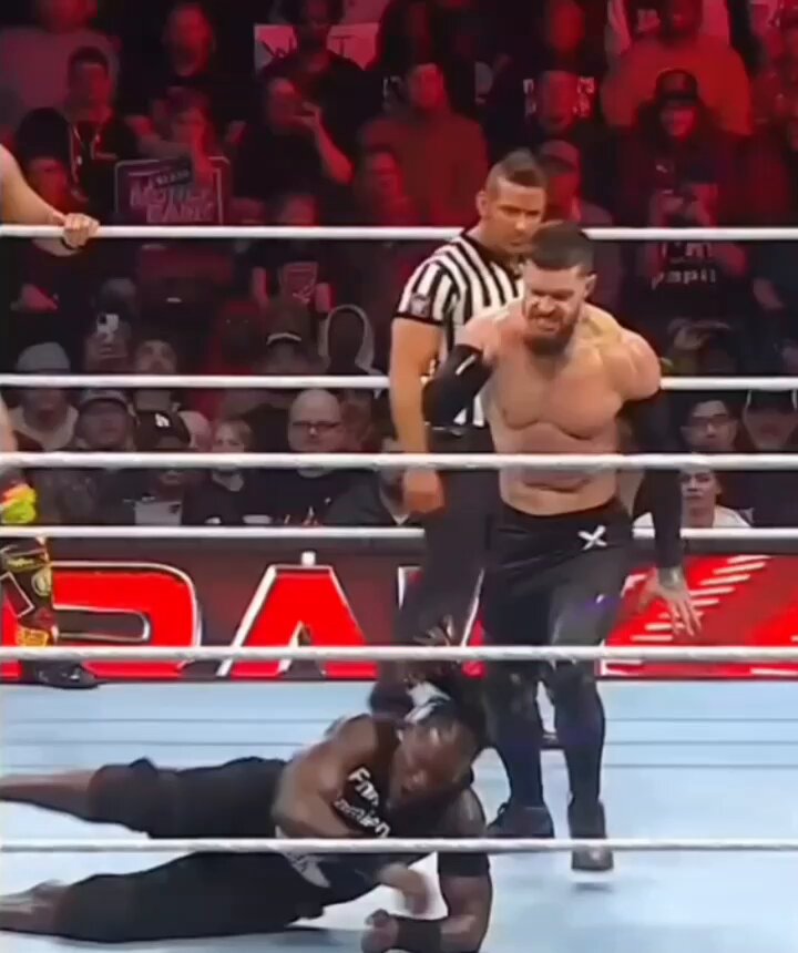 The way R-Truth is exposing WWE like it's nothing 😂