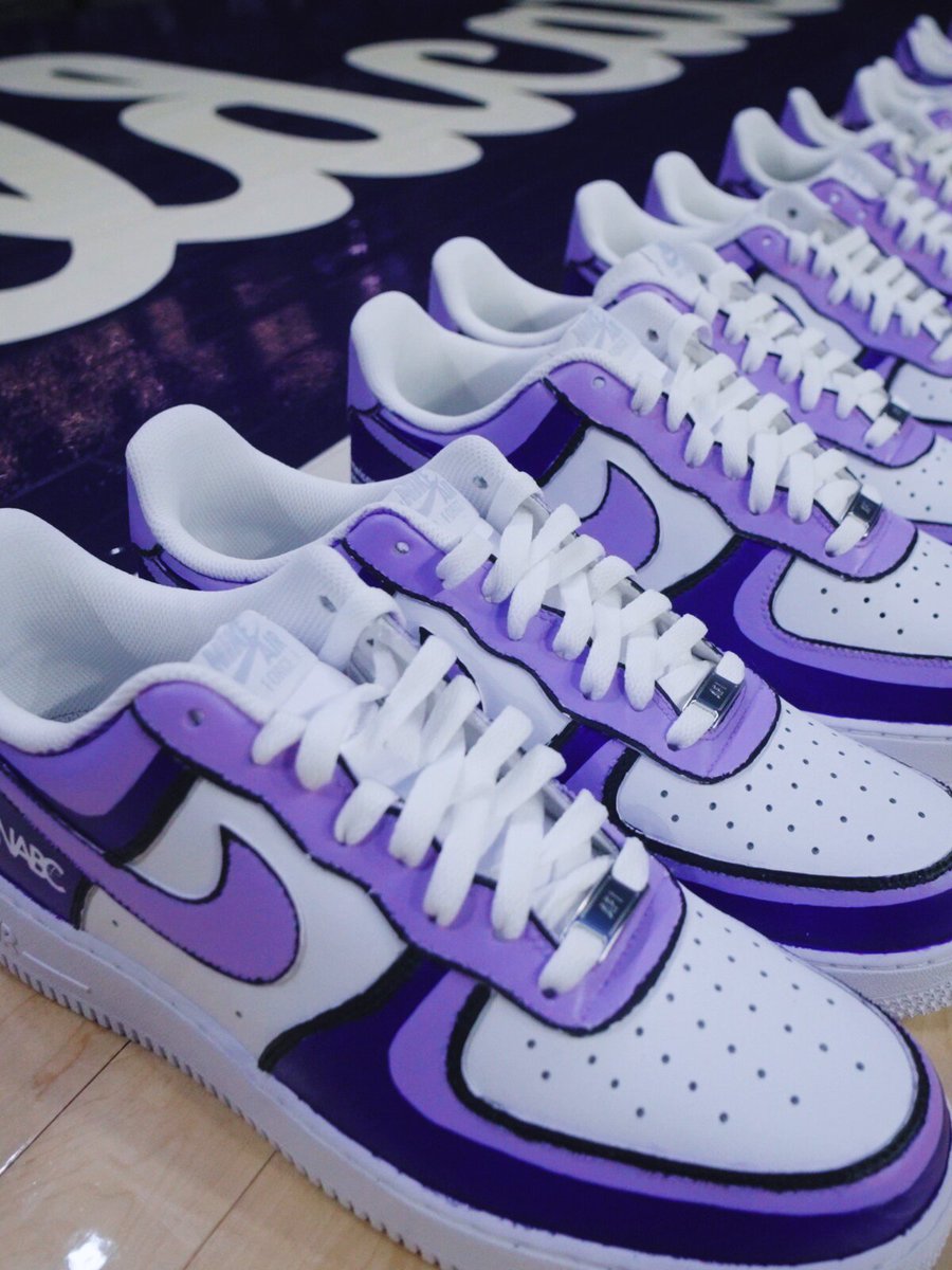 Suits &amp; Sneakers Night 👟 The coaching staff will rock custom Air Force 1s for a cause, supporting American Cancer Society and Coaches vs. Cancer
