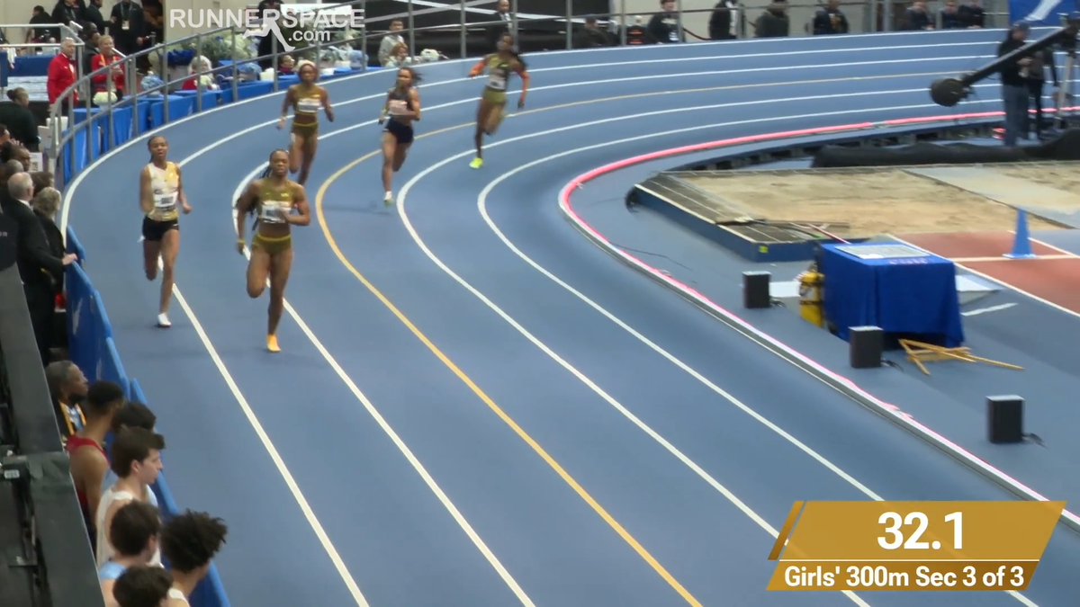 High school record holder Mariah Maxwell sets a Millrose Games meet record with a 36.61 300m. 8th grader Camryn Dailey second in 37.07 👀