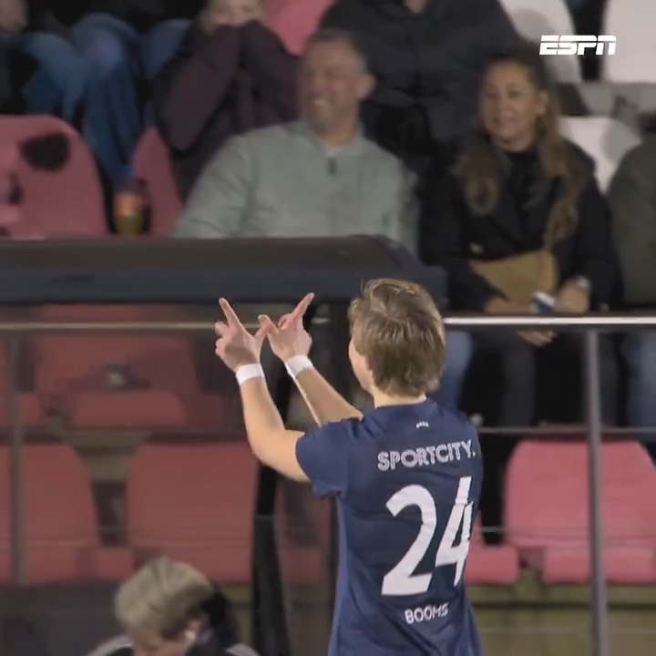 Wat een stunt! HERA United wint de Amsterdamse derby van Ajax Vrouwen op De Toekomst 😱 🔗