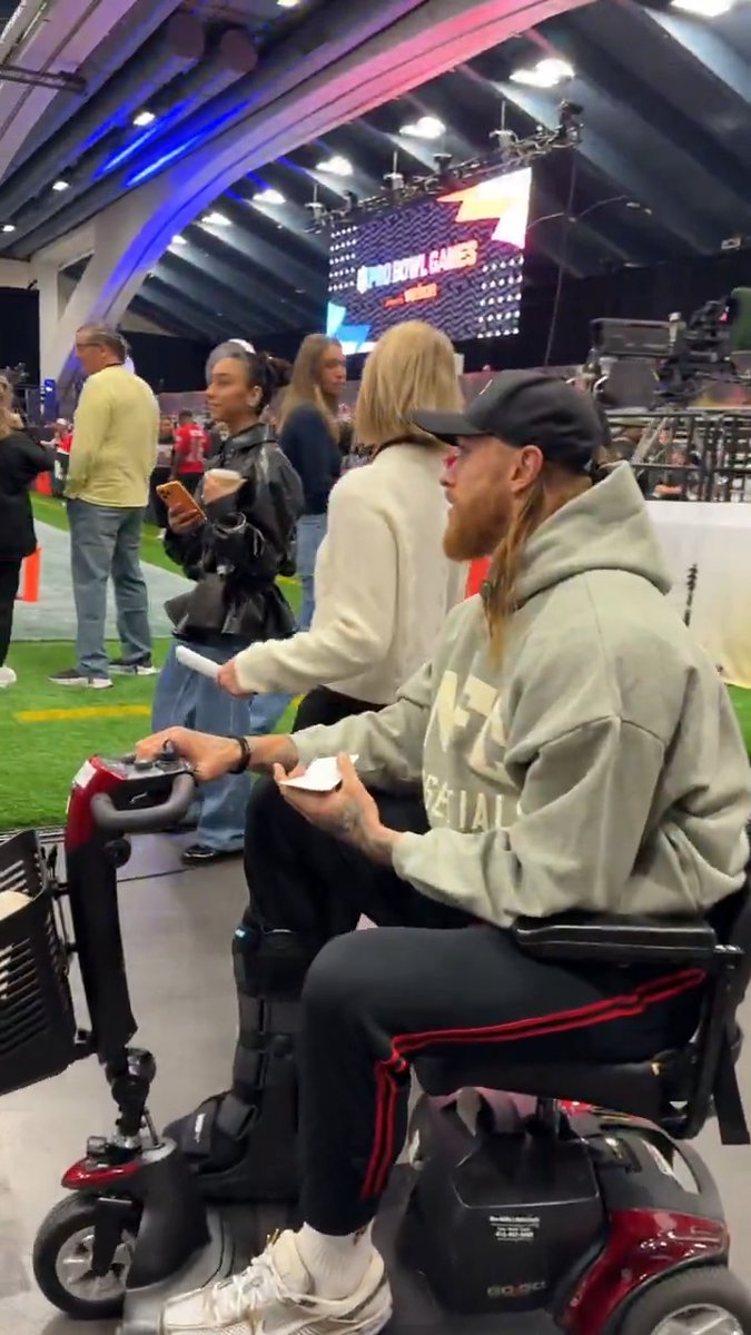 George Kittle arriving in style to Pro Bowl practice 🛵 Pro Bowl Games -- Tuesday 8pm ET on ESPN Stream on NFL+ and ESPN App