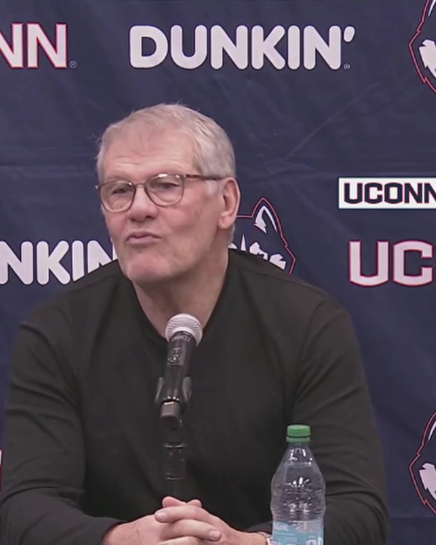 Question: "Your players said they didn't actually remember what you said at halftime..." Geno Auriemma: "That probably explains it" 😂