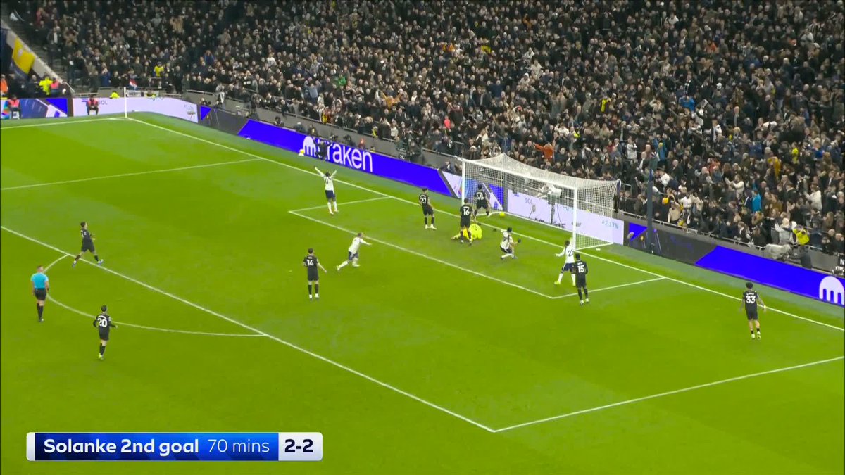 "That is absolutely sensational" 😍 Jamie Carragher on Solanke's scorpion kick 🦂