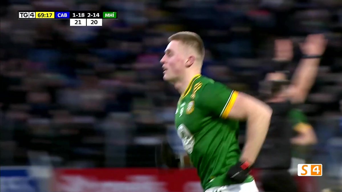 Outrageous really from Jack Flynn, what a boot this lad has… Meath a point down, with less than a minute to go - he ignores Morris on the loop, and nails it on the wrong side for a right footer 2️⃣ 🟧