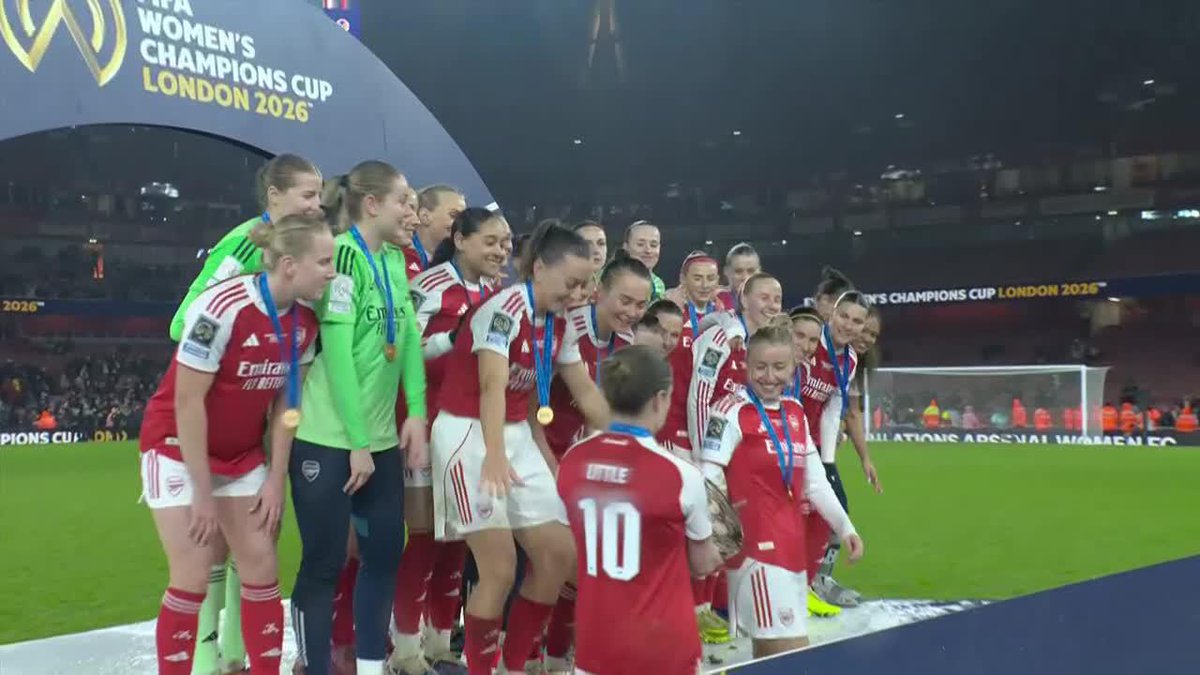 Arsenal lift the first ever FIFA Women's Champions Cup trophy 🏆🎉