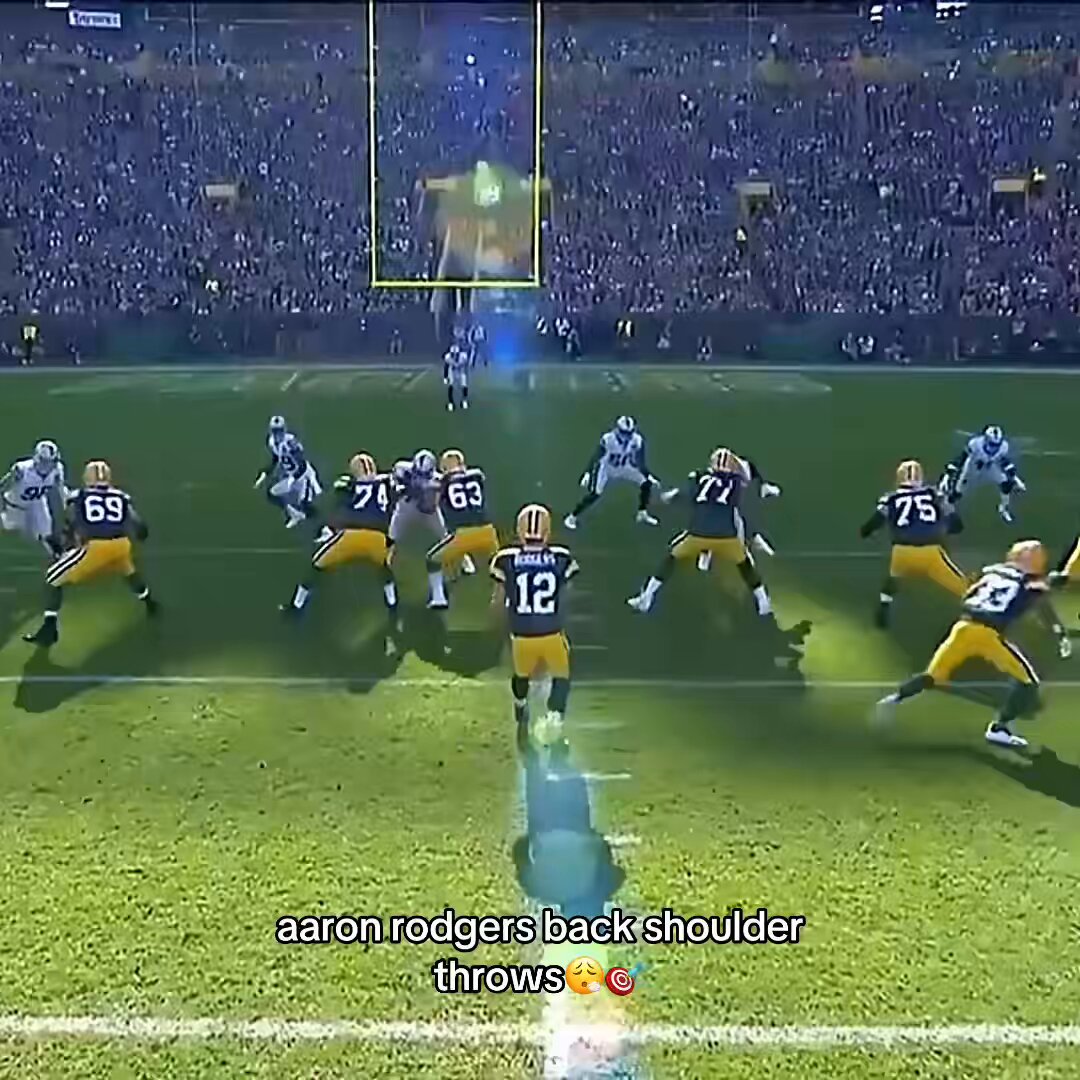 LEGENDARY: Green Bay #Packers iconic quarterback Aaron Rodgers BACK SHOULDER THROWS were a thing of beauty in his prime. Perfectly placed every time and basically impossible to stop. 🤯🤯🤯