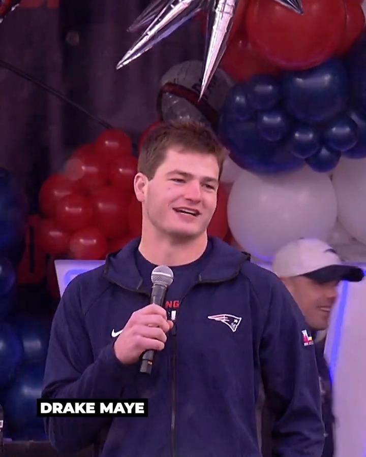 All the sights from today’s #SBLX Send-Off Rally at Gillette Stadium 🤩