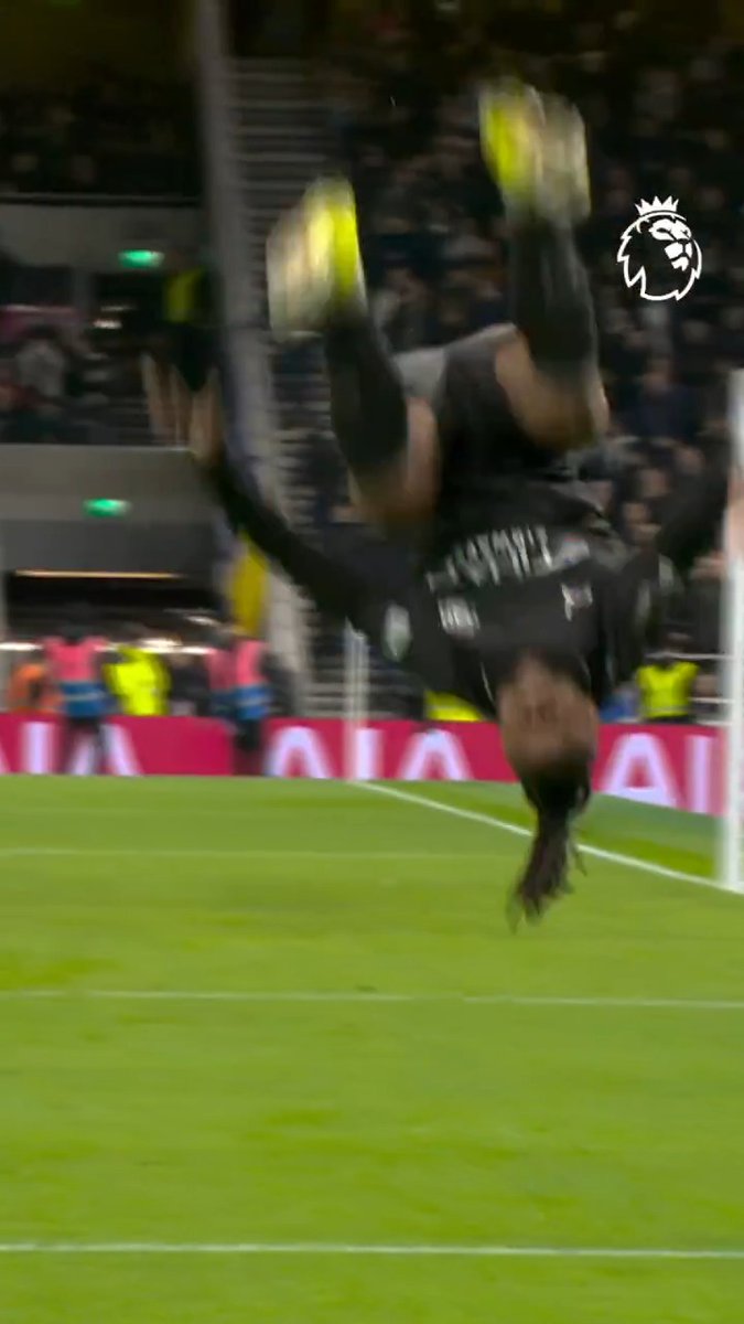 Come for the smart Antoine Semenyo finish, stay for the celebration! 😅 🤸‍♂️