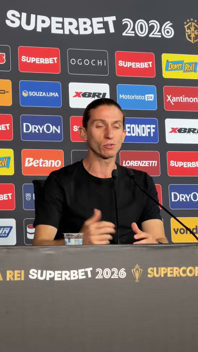 Filipe Luís sobre os gols sofridos pelo Flamengo nos últimos jogos: “Não tem nada que me assusta. Os erros que estamos cometendo são iguais os do ano passado”.