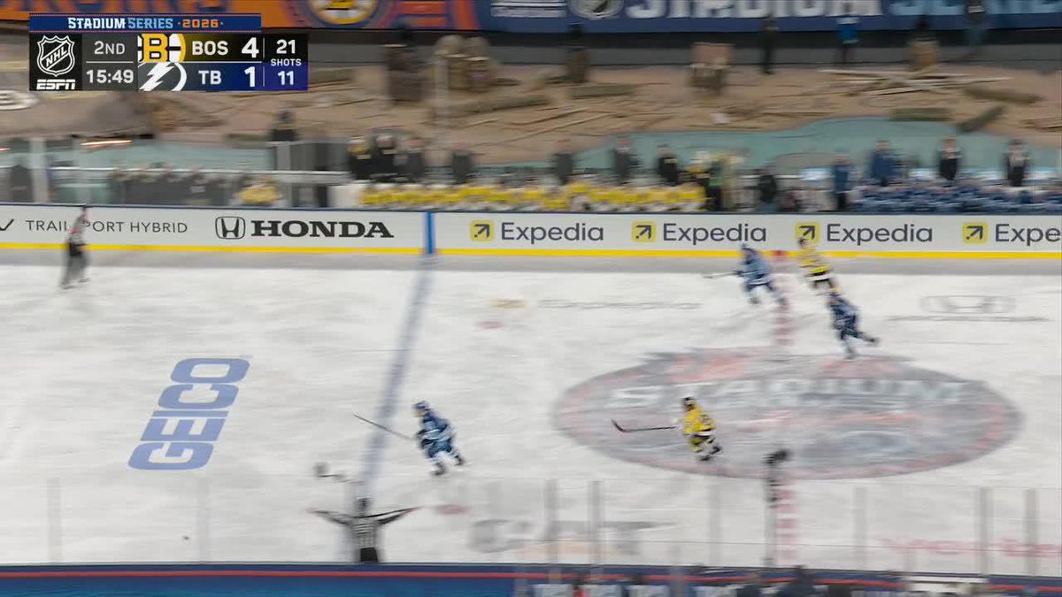 BOSTON GETS BACK TO BUSINESS IN THE 2ND 🔥 Watch Bruins-Lightning in the NHL Stadium Series on ESPN and the ESPN App 🏒