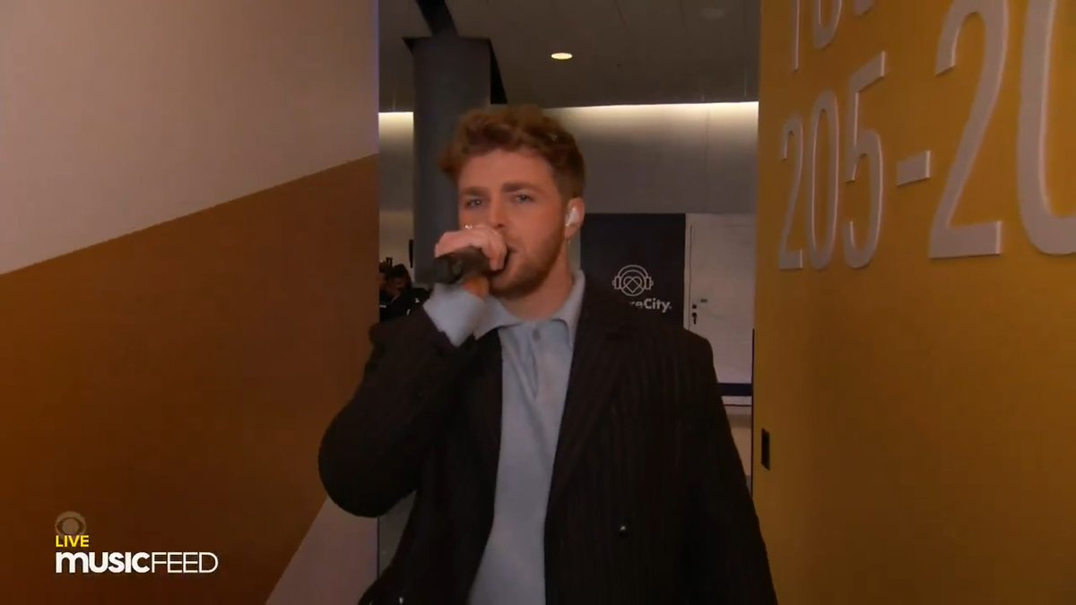 Ele não tem nada de comum! Alex Warren solta a voz ao cantar o hit "Ordinary" no #GRAMMY