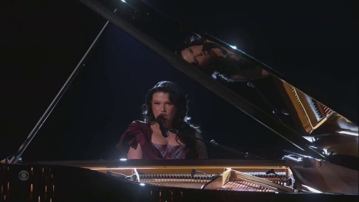 Lola Young at the GRAMMYs sounds horrible and annoys me! I personally don't like her voice at all! #GRAMMYs2026 #GRAMMY #GRAMMYs