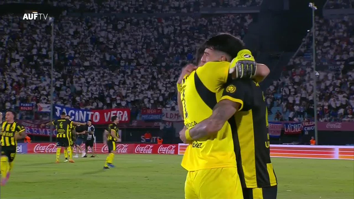 [DEPORTES] Peñarol es el campeón de la Supercopa Uruguaya: le ganó 4 a 2 por penales a Nacional. 🏆
