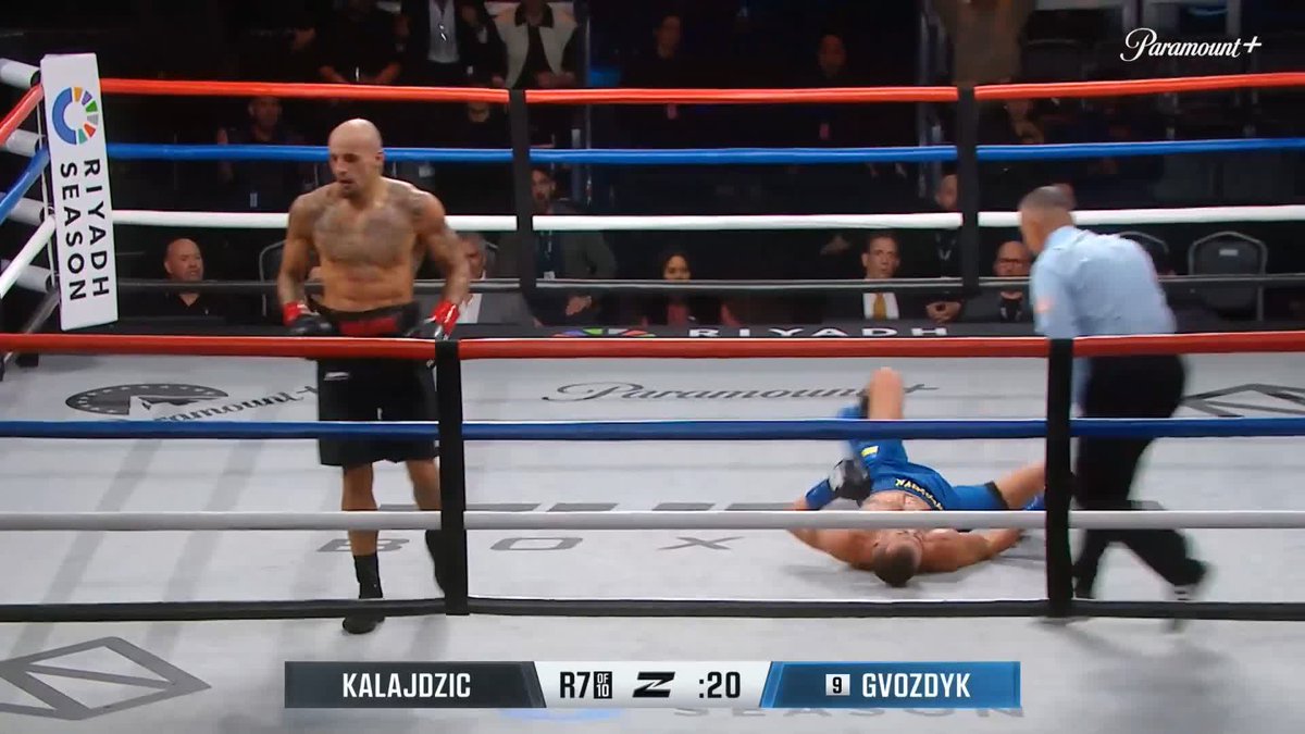 WHAT JUST HAPPENED 😱 😱 🥊 🥊 #ZuffaBoxing02 @HotRodBoxing just FLIPPED THE SCRIPT against Oleksandr Gvozdyk!!!! Watch LIVE NOW on Paramount+ 📺