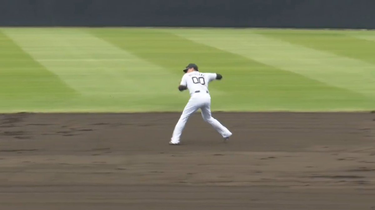 【宜野座】 軽快にゴロを捌くルーキー谷端選手！元山選手も華麗な動き！ #hanshin #虎テレ #阪神タイガース #熱覇 虎テレでは春季キャンプをライブ配信