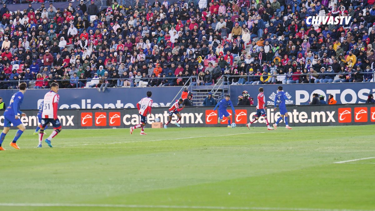 En el lugar correcto en el momento correcto 😌 Así definió el 'Hormiga' el gol del triunfo para llevarnos los 3 puntos a casa 🔴⚪️