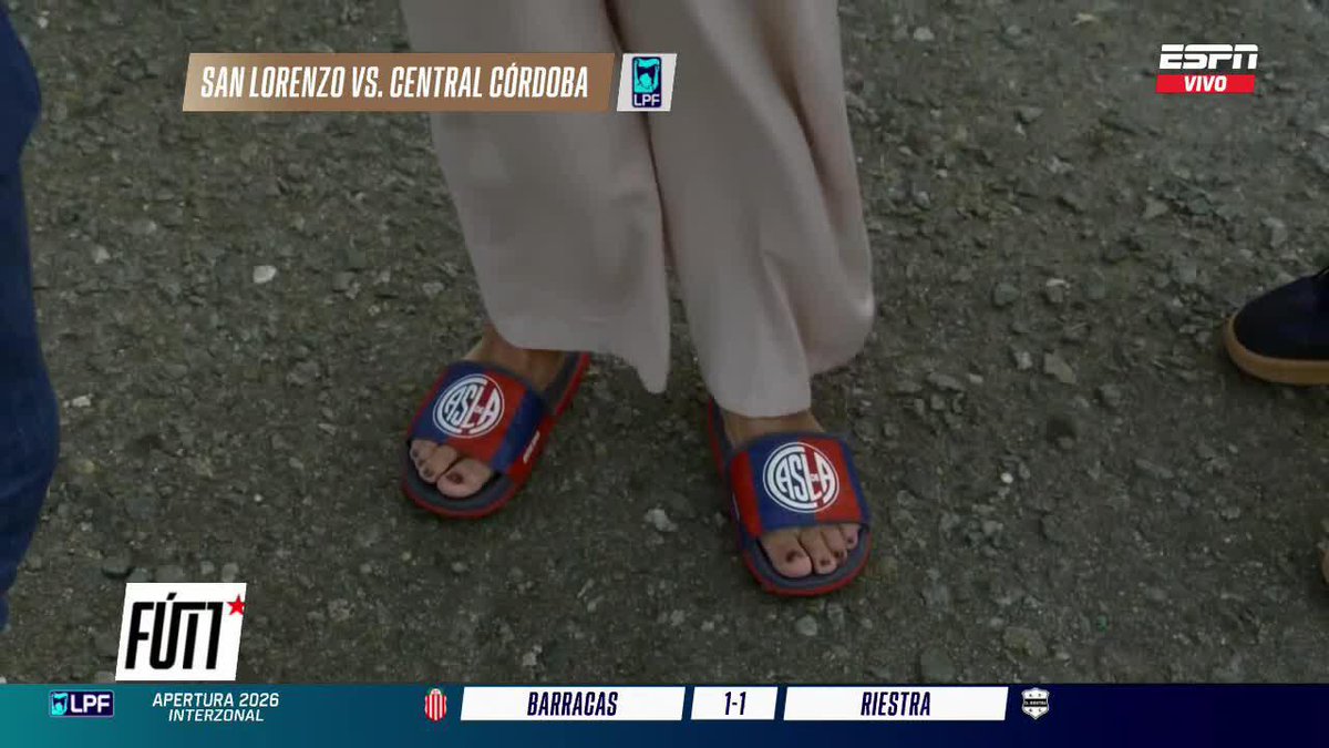 UNA GENIA LA CUERVA: Tatuaje, remera, ojotas... "LO ÚNICO QUE ME FALTA ES LA BOMBACHA DE SAN LORENZO". 📺 #ESPNFútbol1 | #DisneyPlus Plan Premium