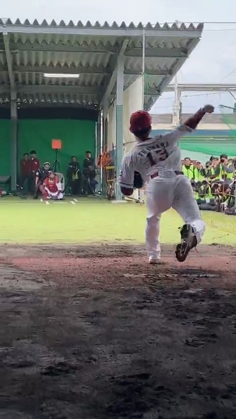 #藤原聡大 選手、初のブルペン入り！ 鋭く曲がるスライダー☄ #タイヤはフジスプリングキャンプ2026 #RakutenEagles #強鷲革新