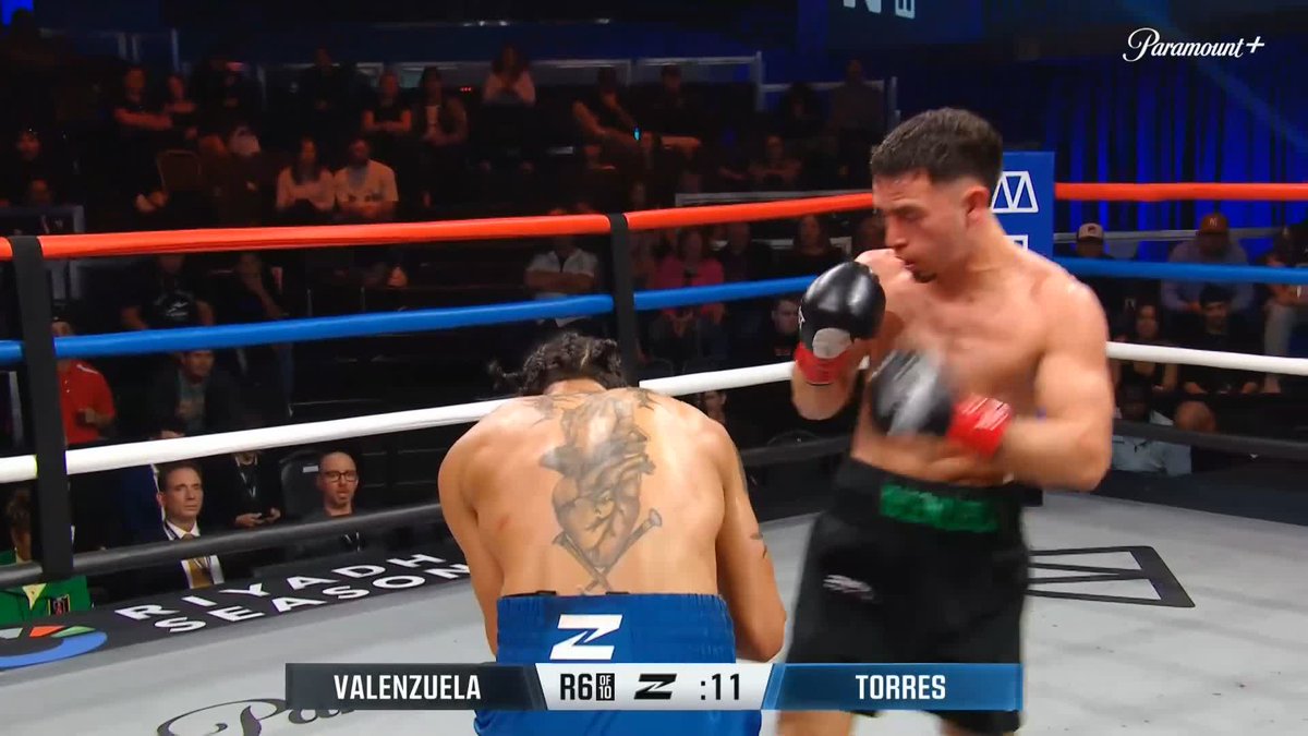 STRONG END TO ROUND 6 FROM VALENZUELA 😳 👏 Watch #ZuffaBoxing02 LIVE NOW on Paramount+ 📺
