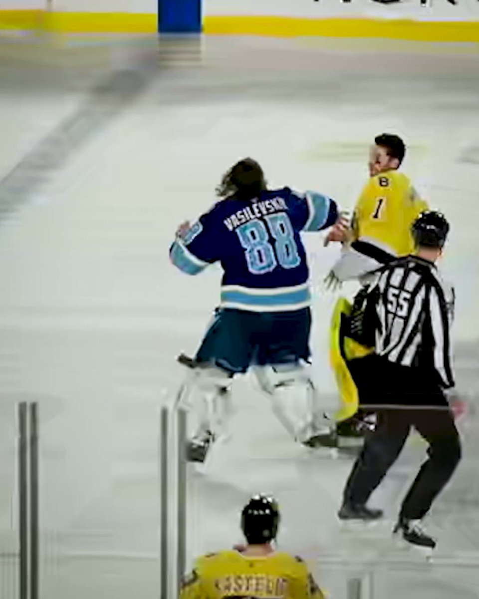 Not something you see every night 😮 #StadiumSeries