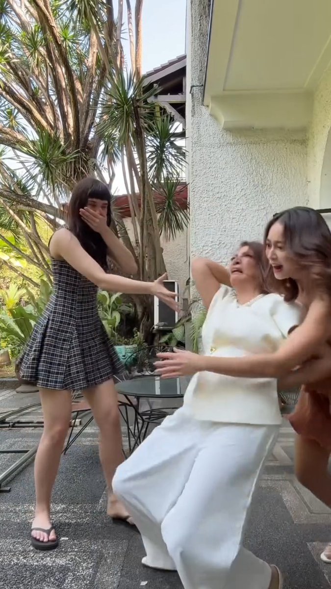 Kaya pa ba, Miss Pinky?! 🤣 #ApoySaDugo #AshleyOrtega #ElleVillanueva #PinkyAmador 🎥: pinkyamador | IG