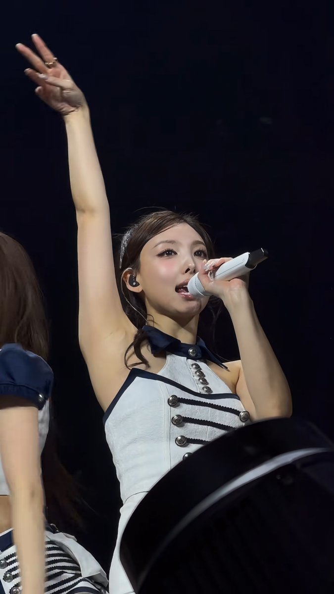 NAYEON IN HIGH PONYTAIL