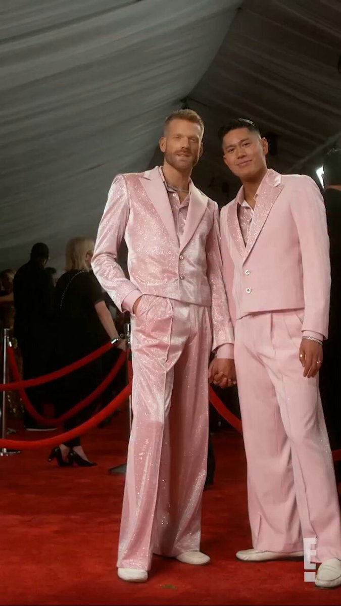Scott and Mark Hoying had the sweetest #Grammys #Glambot. 🥹 #AwardsSeason