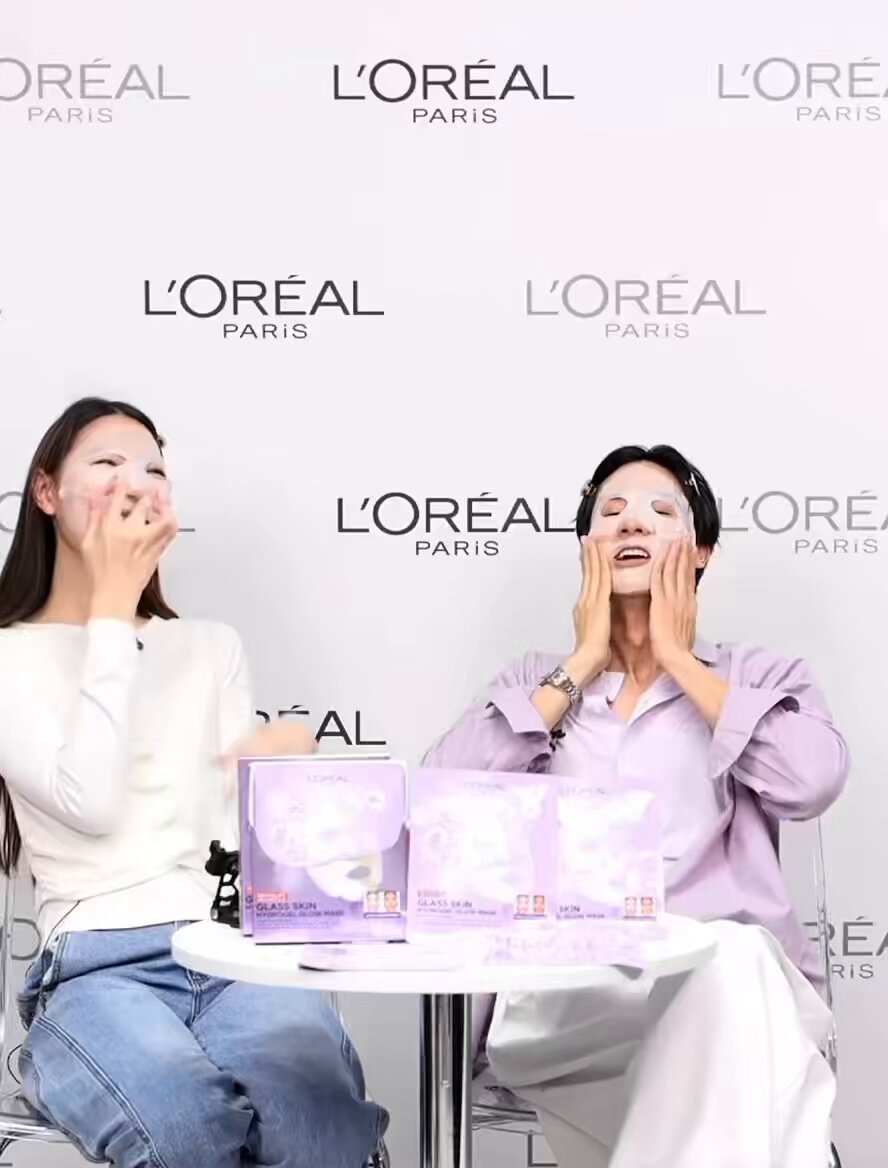 เมื่อพี่ดาราไลฟ์ขายมาส์กหน้า เเต่คนถามหาคุชชั่น 😭 เเล้วบอกนี่คือลุคไว้ใช้ลาป่วย ฮือออ 55555555 อะไรเนี่ยพี่เตทำดีดีเราเป็นดาราา TAYTAWAN X LOREAL PARIS #LOrealHydrogelMaskXTay #Tawan_V เทย์ทาวาฬ