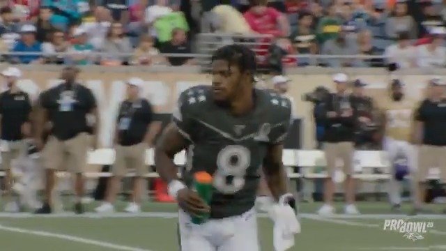 .Lamar Jackson always making sure his guys are good 😂😂 Pro Bowl Games this week!