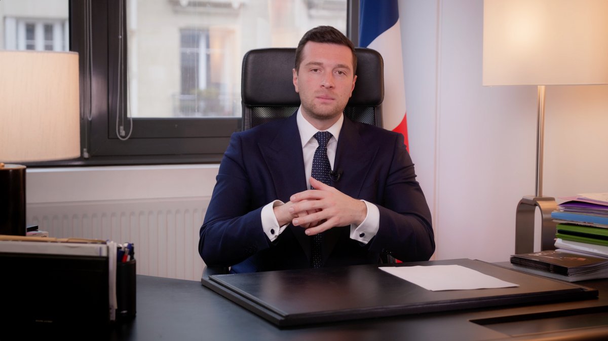 Vos tarifs d’électricité auraient dû logiquement baisser massivement ce mois-ci. À cause du gouvernement, ça ne sera pas le cas. Je vous explique pourquoi ⤵️