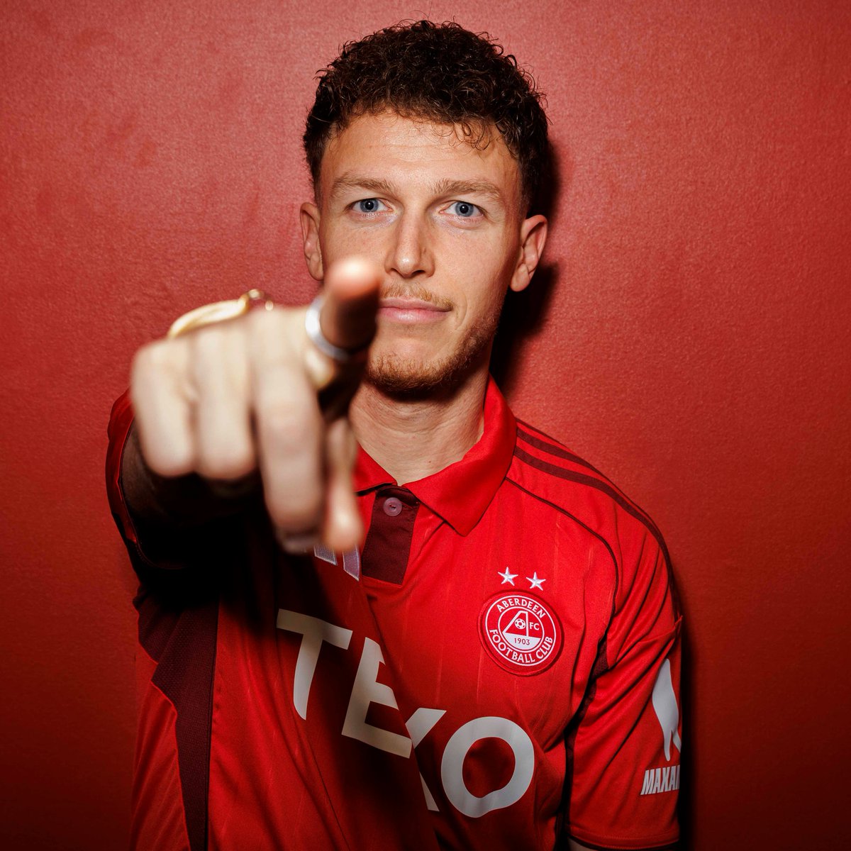 Jetting in on Deadline Day. Willkommen, Dennis Geiger 🇩🇪