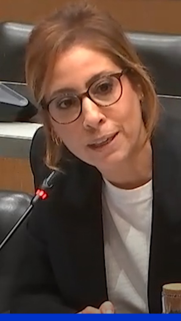 💬 "Pensez-vous vraiment qu'en 2026, une femme pense forcément comme son mari ?" ➡️ Face aux députés, Léa Salamé a expliqué qu'elle se retirerait du journal de 20H de France 2 en cas de candidature de Raphaël Gucksmann à la présidentielle