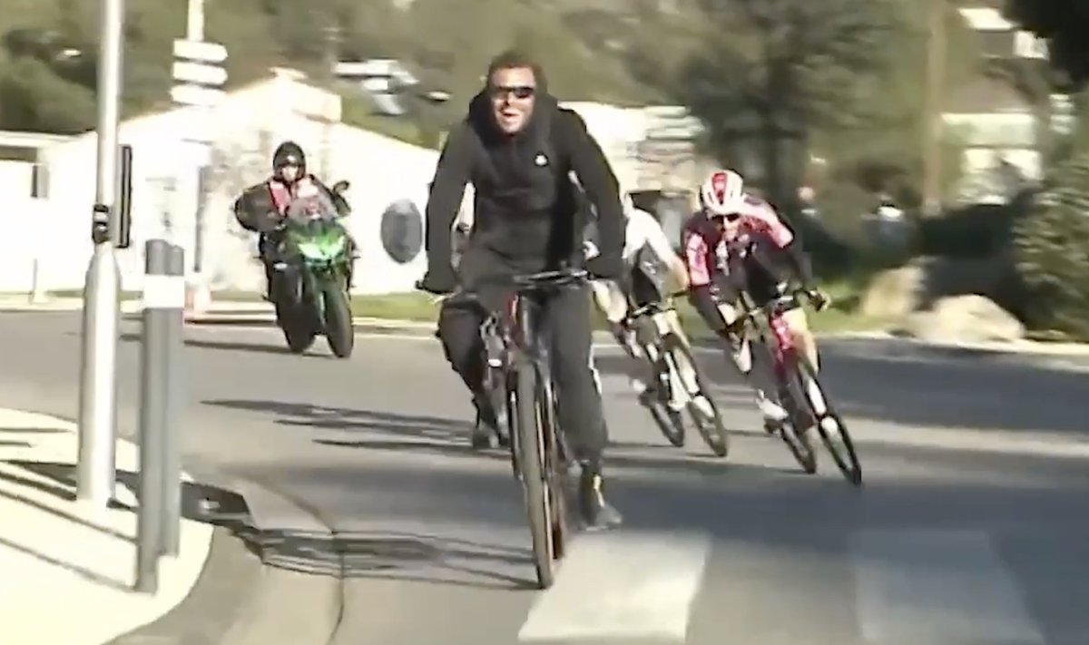 💥🚴🏼‍♂️😳 El incidente del GP La Marsellesa de este domingo volvió a poner de manifiesto la inseguridad que viven algunas pruebas ciclistas modestas -