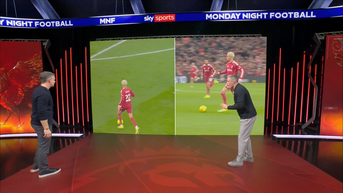 A closer look at the Hugo Ekitike goal #LIVNEW ⚽️🔥 The decision to alter his stride pattern after he goes past the defender &amp; finish with a toe poke is sensational! Romario like 👀