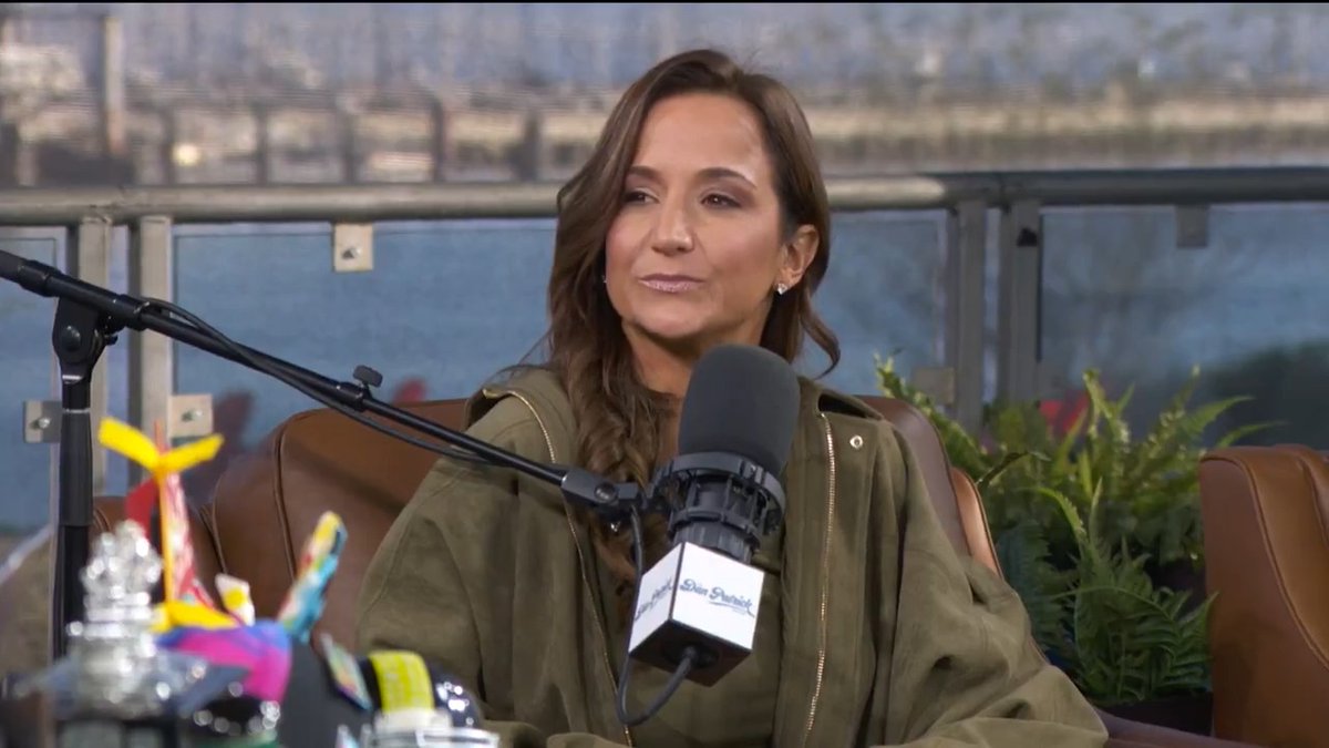 .Dianna Russini shares a story of the time Mike Vrabel yelled at her over a... miscommunication 😅
