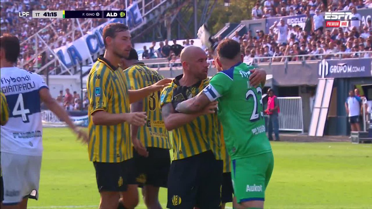 ALDOSIVI LLEGÓ AL EMPATE Y SE PICÓ EN EL BOSQUE: Federico Gino marcó el 1-1 del Tiburón contra Gimnasia, lo festejó ante la gente del Lobo y a Nelson Insfrán no le gustó nada. 📺 ESPN Premium | Suscribite al Pack Fútbol en