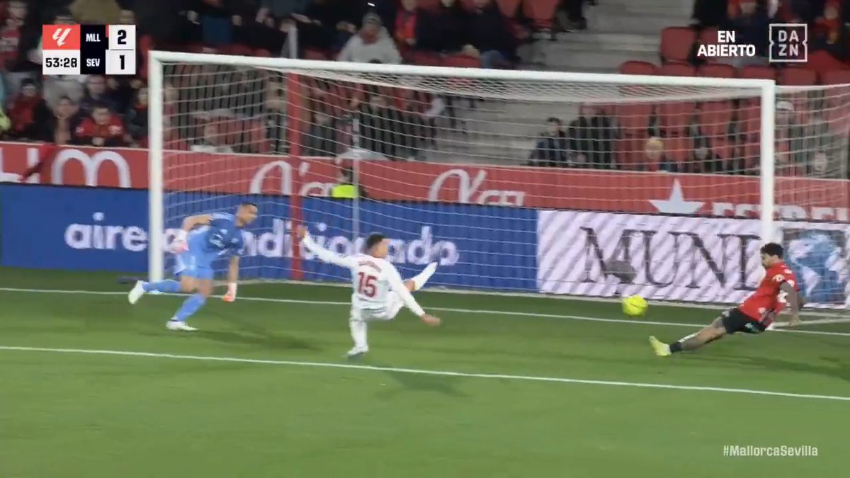 Se llama Jan Virgili, tiene 19 añitos, es de La Masía y juega en el Mallorca.⚡️