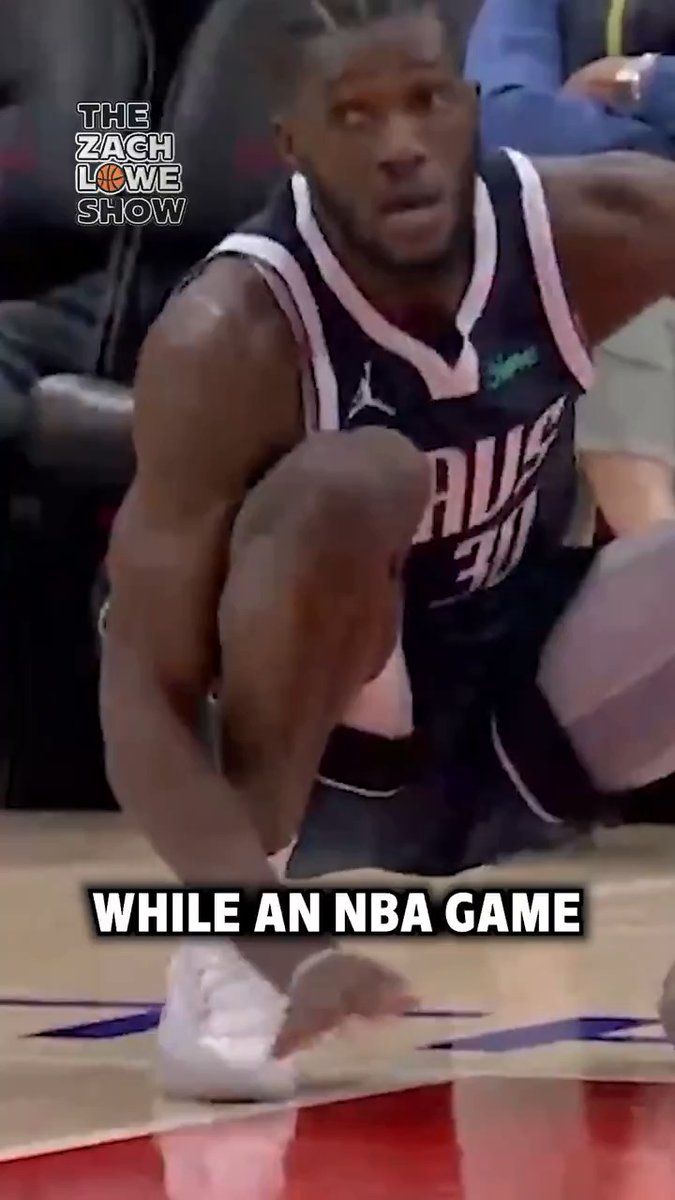 Moussa Cissé made both Shawn Michaels and Bo Jackson proud with his kip-up AFTER a shot block
