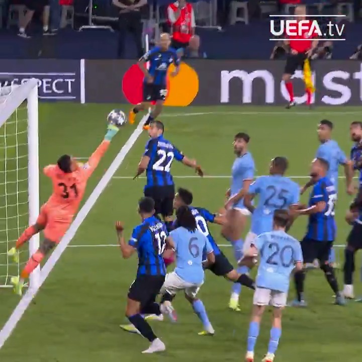 O kadar cahiller ki; Şampiyonlar Ligi finalini bile izlemeden futbol konuşuyorlar. Ederson’un o finalde son saniyede çıkarttığı topu da bilmiyorlar.