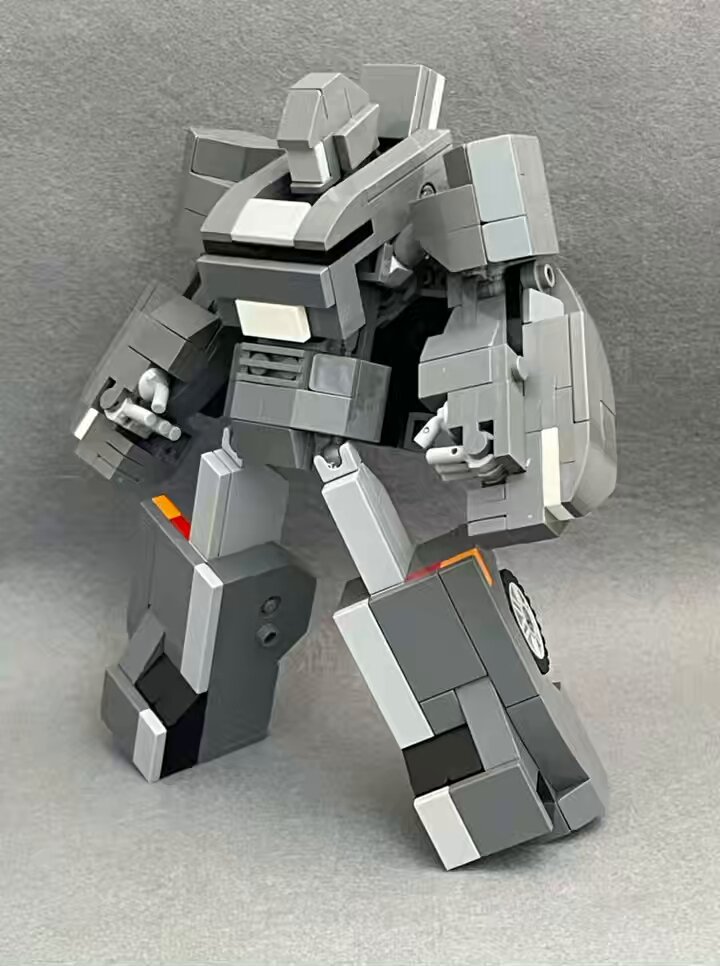 手のひら変形でおはようございます #LEGO