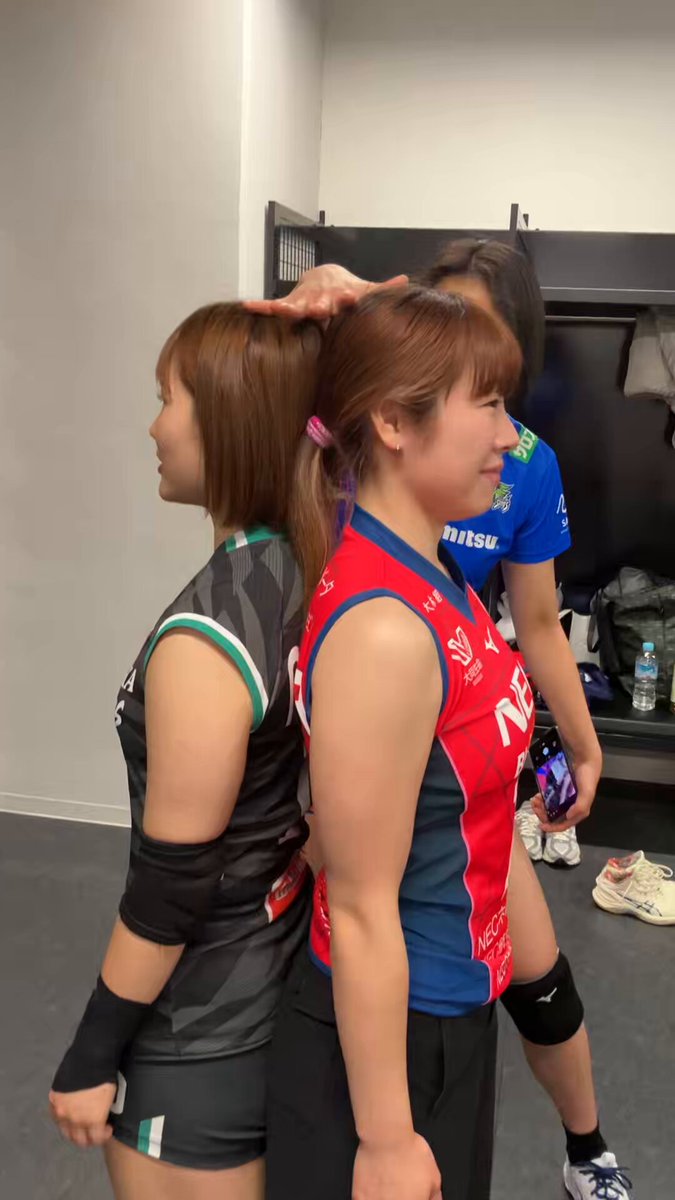 #大阪MV #西崎愛菜 と #NEC川崎 #中川つかさ 選手の背比べ☝️ #SAGA久光 #平山詩嫣 選手による 判定の結果は‥！？！？