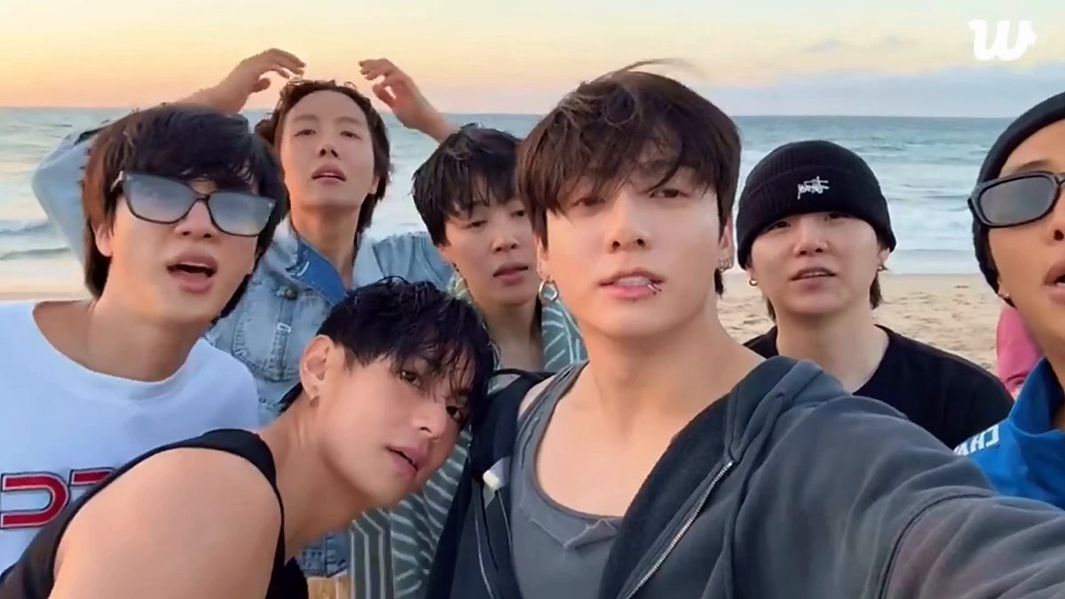 not that huge netflix camera behind them this whole time because they were filming the next bts documentary 😭😭