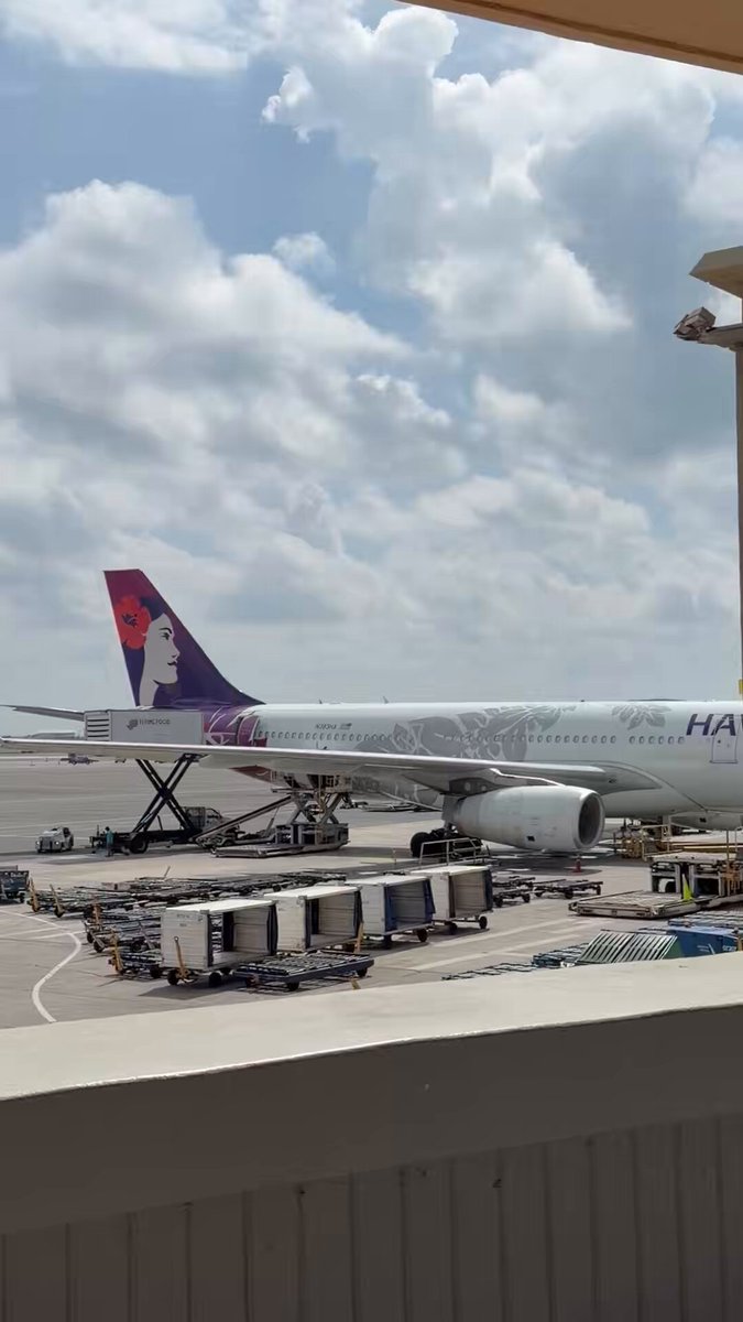 There’s my girl 😍. She will be taking me to Osaka today with a flight time of 10:13. Can anyone guess what her name means?